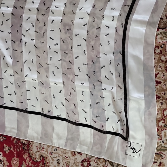 Vintage Yves Saint Laurent 100% Silk Scarf 39"×40" - Picture 8 of 11